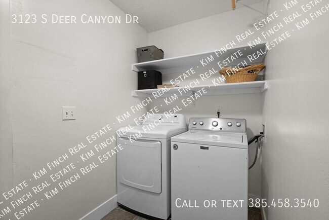 Building Photo - 3123 W Deer Canyon Dr