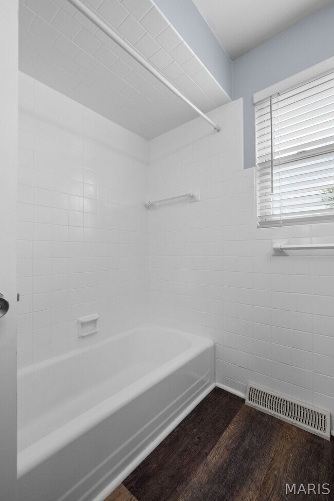 Building Photo - 526 Lynn Haven Ln