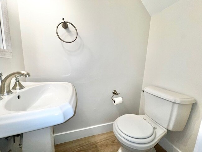 Building Photo - 2X2.5 -MOVE IN NOW! NEW LVP FLOORING ON 1ST FLOOR! NEW CARPET ON 2ND FLOOR! WATER VIEWS! CALL TOD...