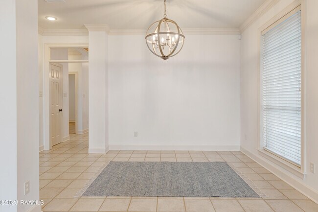 Building Photo - 126 Kingspointe Cir