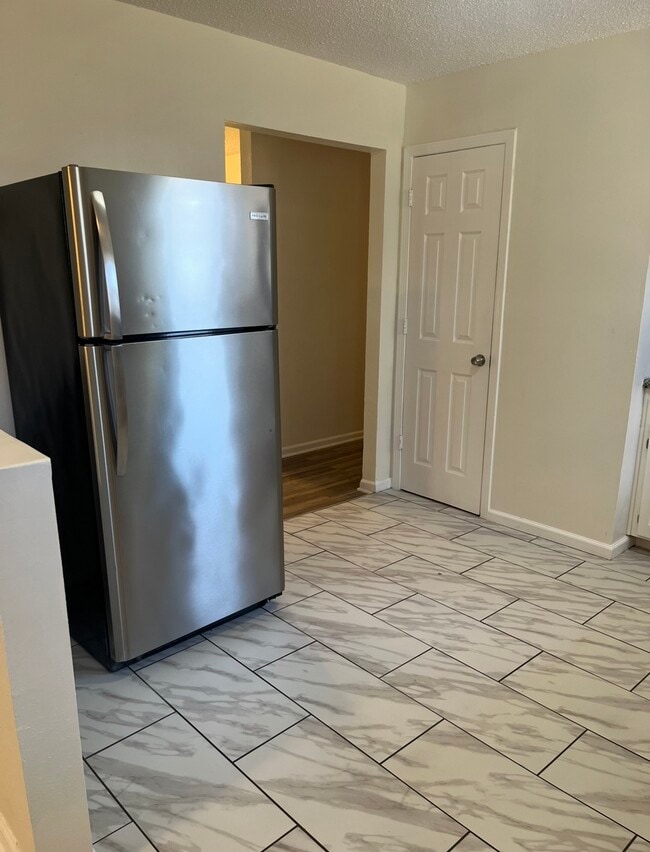 Building Photo - 1704 NE Balboa St