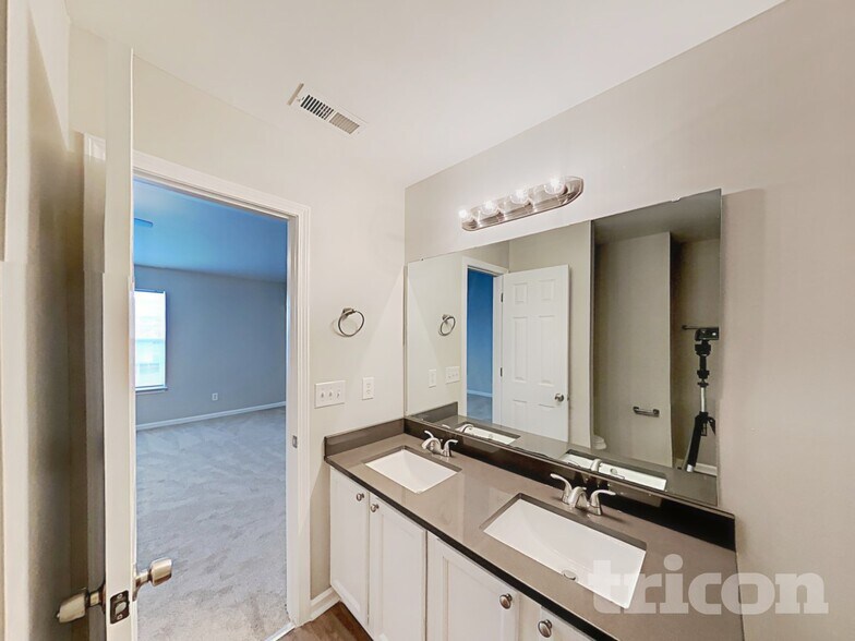 Building Photo - 3673 Watkins Ridge Ct