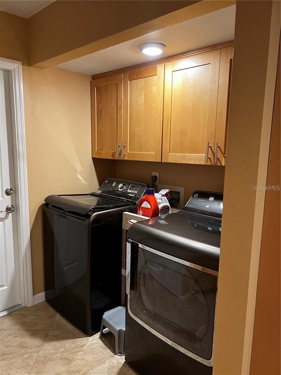 Building Photo - 5581 Golf Pointe Dr