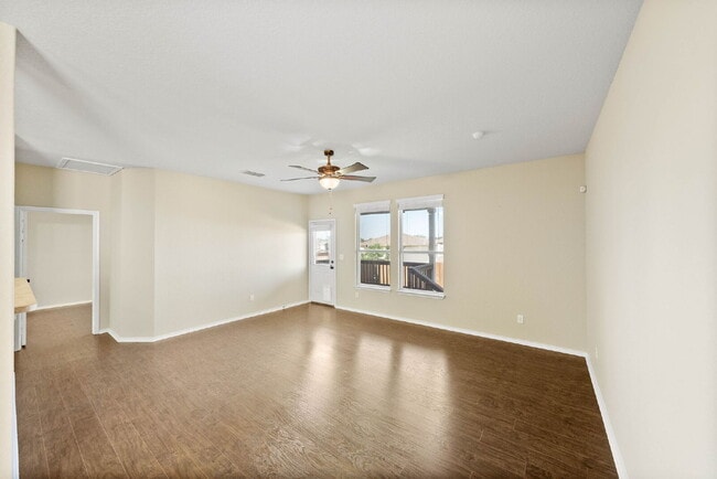 Building Photo - Flexible 5-Bedroom Rental Home in Alamo Ra...