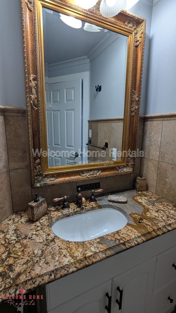 Building Photo - 4520 S Thompson Ave