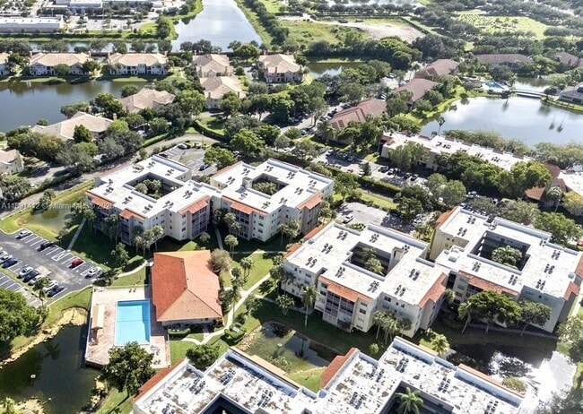 Building Photo - 1810 SW 81st Ave
