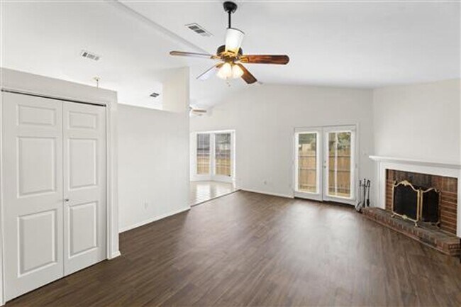 Building Photo - 4626 Larner St
