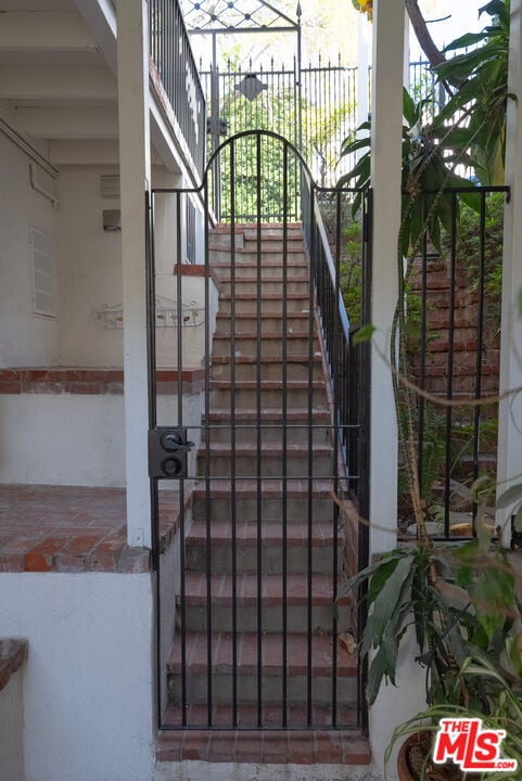 Building Photo - 2401 Meadow Valley Terrace