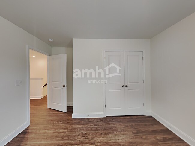 Building Photo - 405 Levon Ct