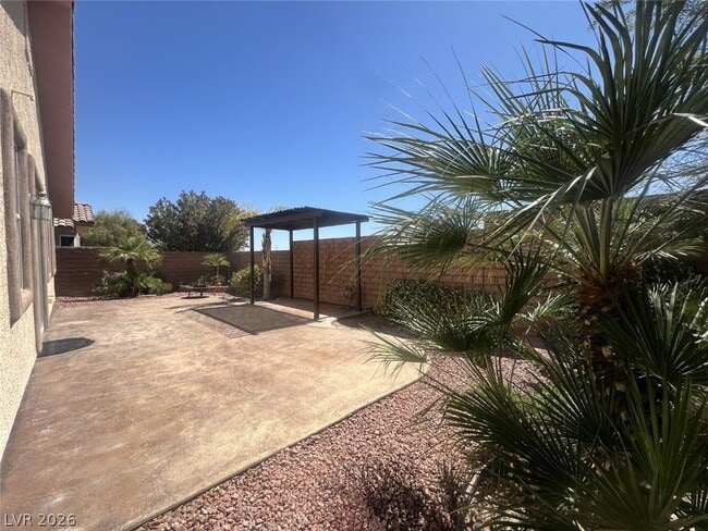 Building Photo - 11027 Village Crest Ln