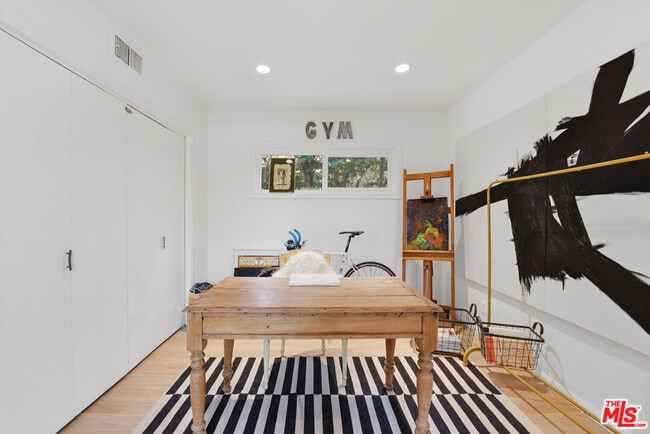 Building Photo - 4401 Nogales Dr