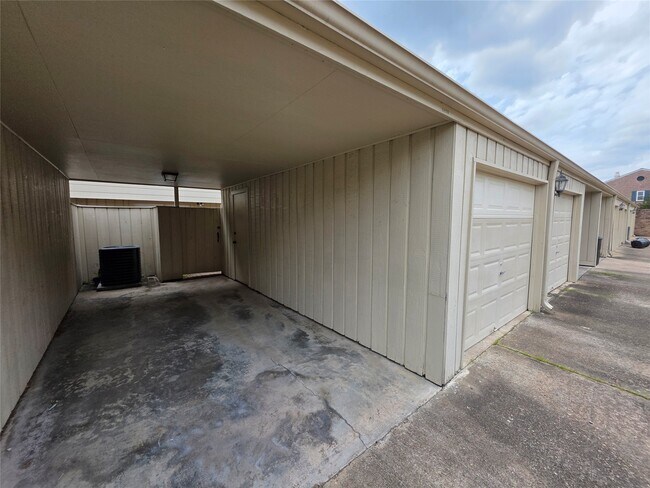 Building Photo - 6469 Burgoyne Dr.