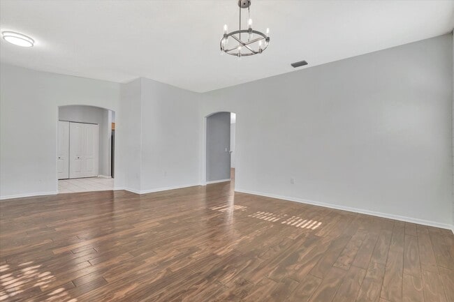Building Photo - Beautiful 4 bed/ 2.5 bath Rental ~ Sarasota