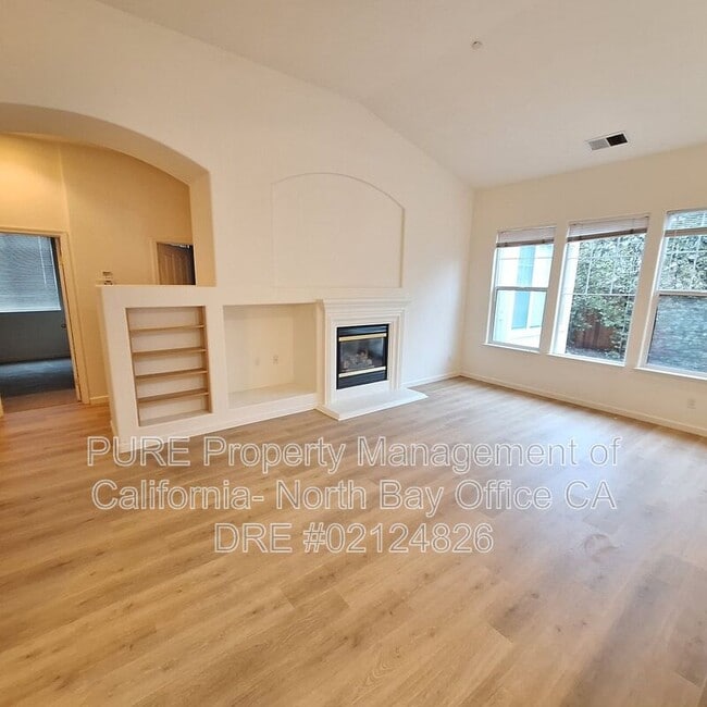 Building Photo - 1887 Mallard Ln