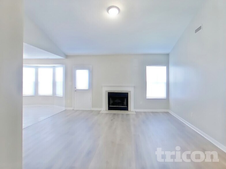 Building Photo - 477 Yorktown Ln