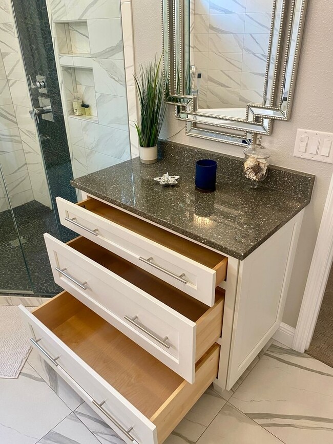 Building Photo - Citrus Park Luxury 3 Bedroom / 2.5 Bathroom Townhome Available 7/1/22