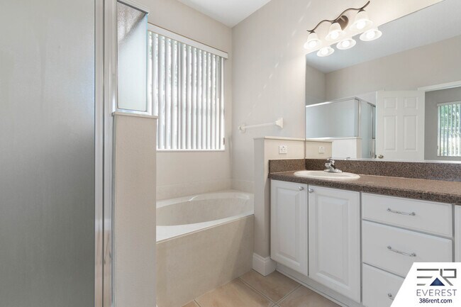 Building Photo - 34 Utrillo Pl