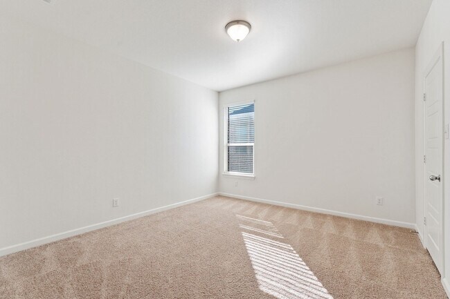 Building Photo - 4769 Tanglewood Dr