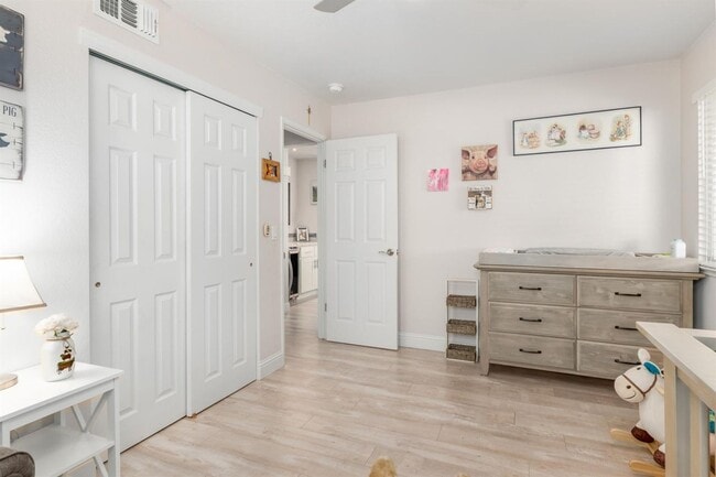 Building Photo - Updated 3 bedroom home in Ridgepoint Area