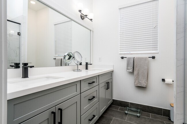 Building Photo - 8324 Springwood Cyn Ln