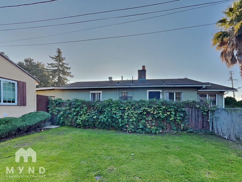 Building Photo - 2048 81st Ave