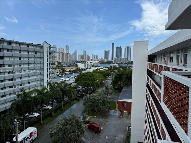 Building Photo - 3660 NE 166th St