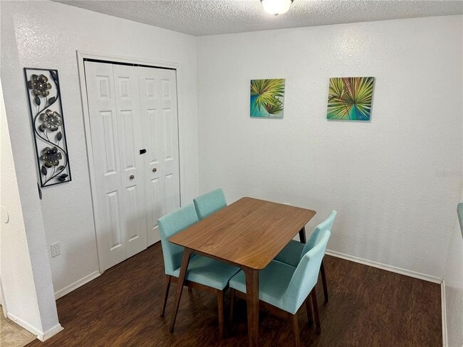 Building Photo - 3705 SW 27th St