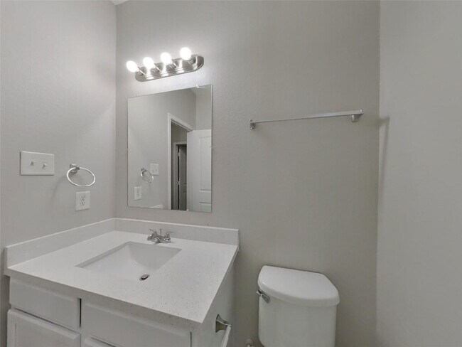 Building Photo - 21451 Sullivan Forest Dr