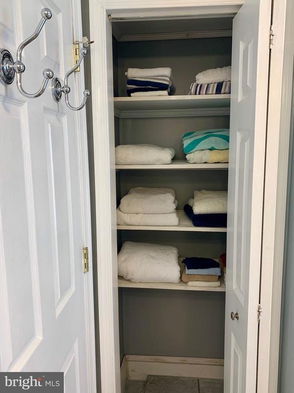 Building Photo - 812 N Judson St