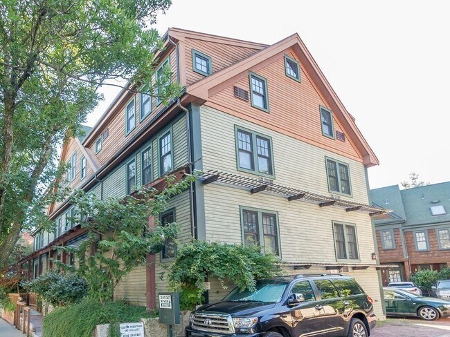 Building Photo - HOT CAMBRIDGE LISTING!!!!!
