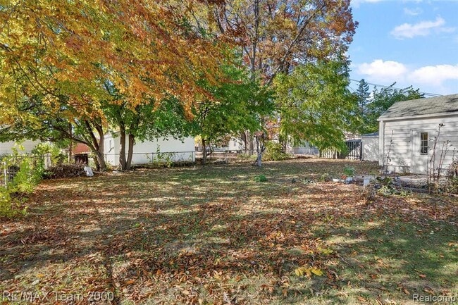 Building Photo - 6627 Mayburn St