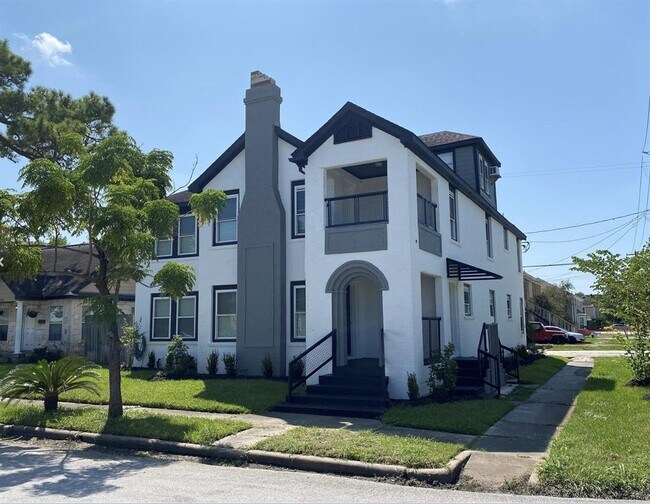 Building Photo - 2802 Palm St