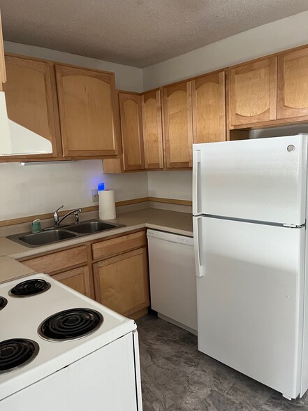 Kitchen - 234 Quarry Hill Rd