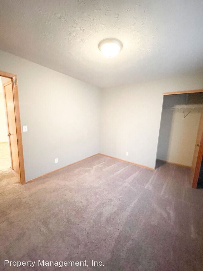 Building Photo - 3 br, 3 bath House - 2405 City View Court
