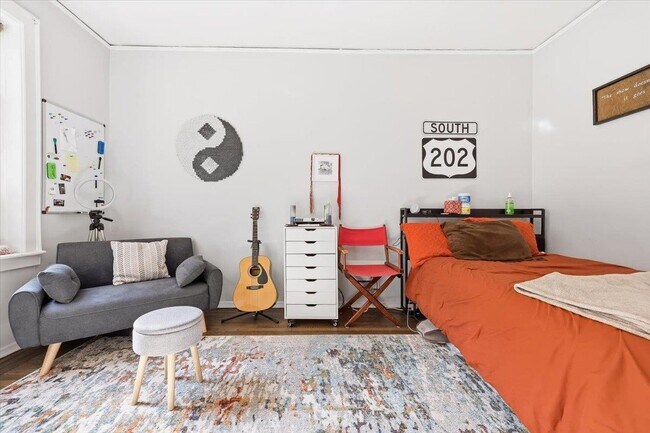 Building Photo - 56 Glenwood Ave