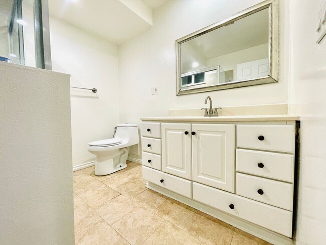 Building Photo - Charming Cul-de-Sac Home for Lease in Cerr...