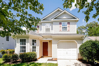 Building Photo - Gorgeous 3 Bedroom in Charlotte!