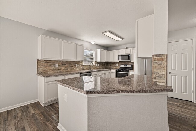 Building Photo - 7130 Cypress Pr Dr