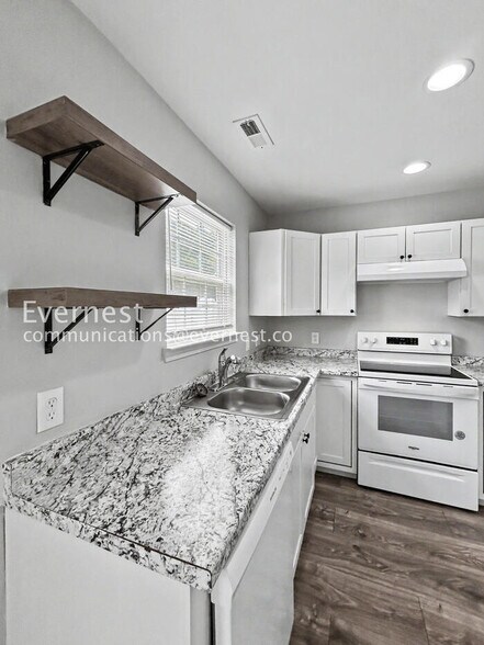 Building Photo - 1439 Clooney Ln