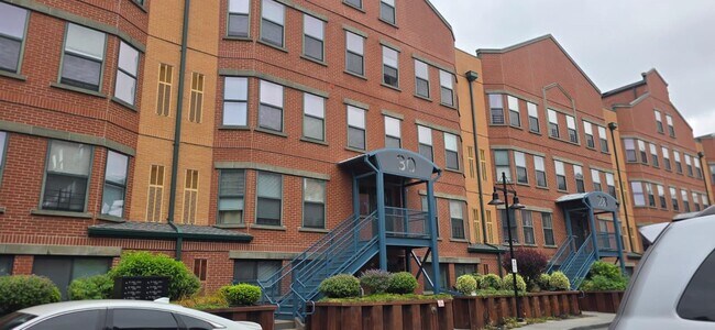 Building Photo - 160 Lafayette St