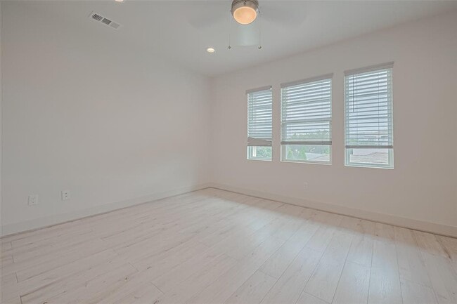 Building Photo - 11603 Royal Ivory Crossing