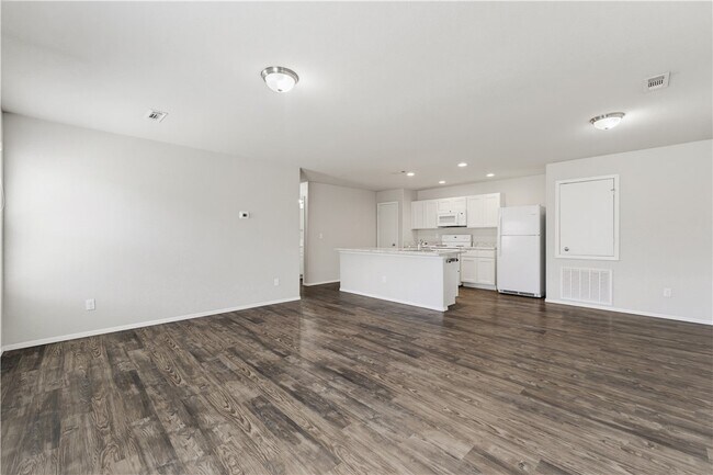 Building Photo - 225 W Marietta Way