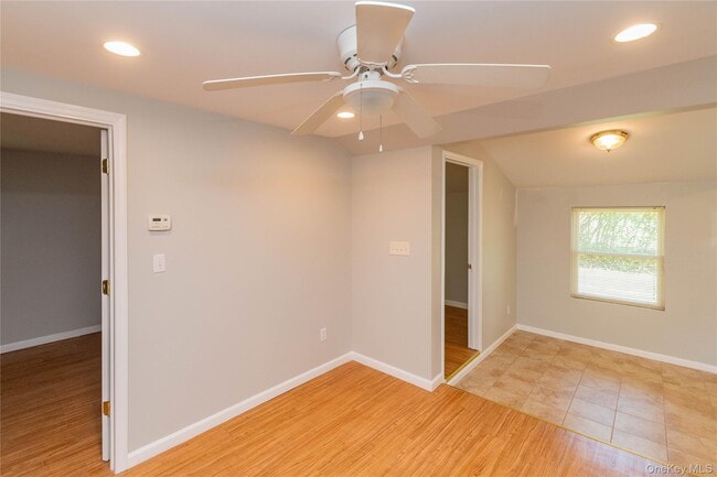 Building Photo - 797 Forest Glen Rd