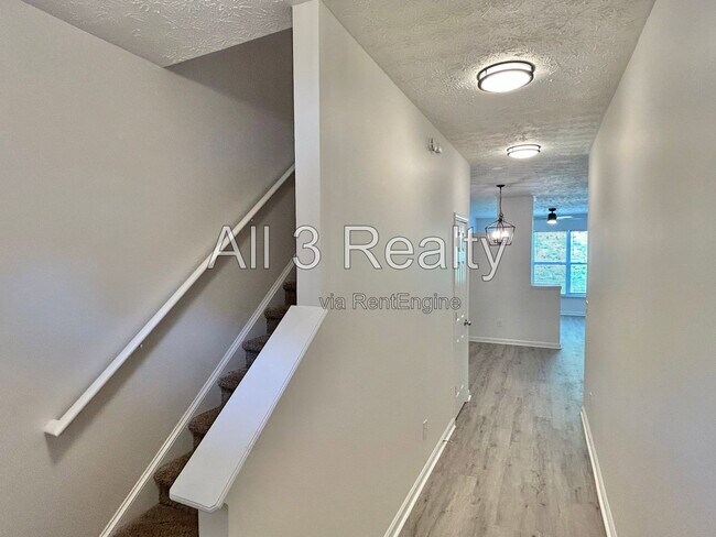 Building Photo - 6524 Mallard Cove Ln