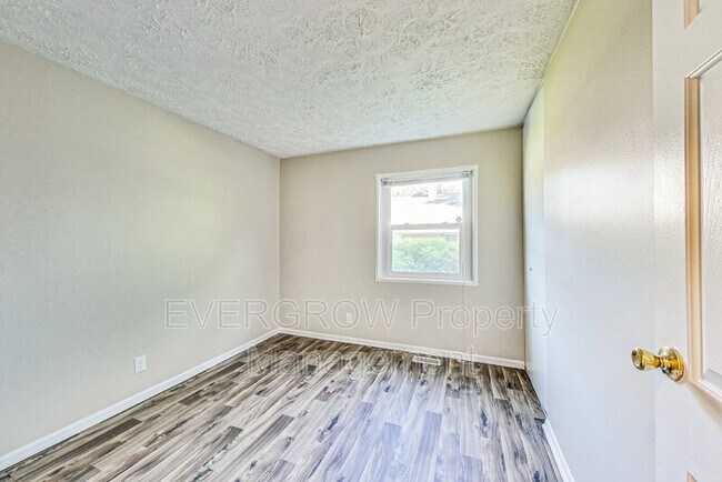 Building Photo - 3541 N Wittfield St