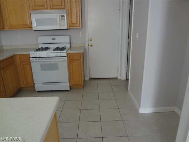 Building Photo - 5328 Desert Columbine Ct