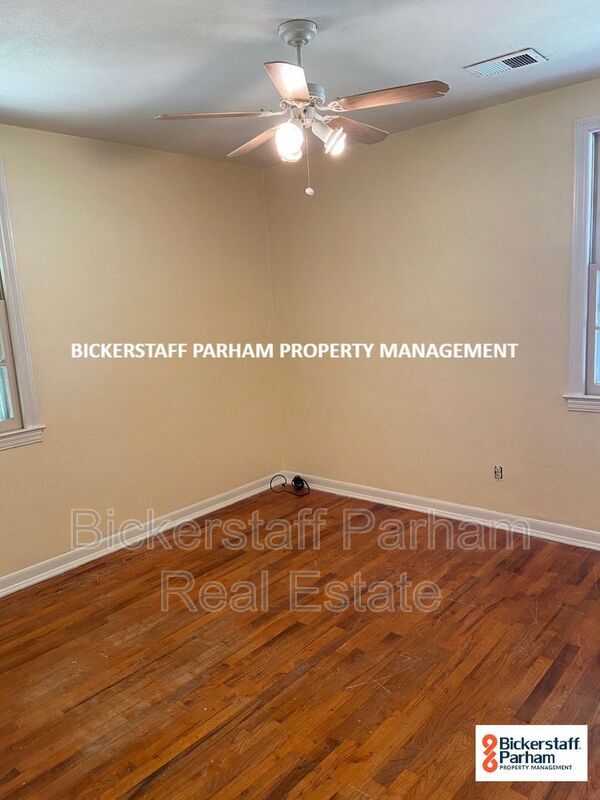 Building Photo - 3053 Blan St