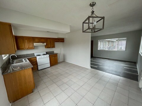Building Photo - 6923 Ben Ave