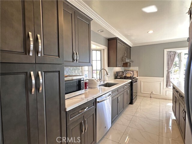 Building Photo - 28068 Braidwood Dr