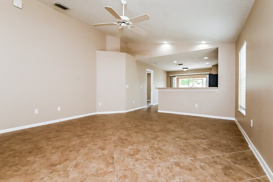 Building Photo - 8424 Deer Chase Dr